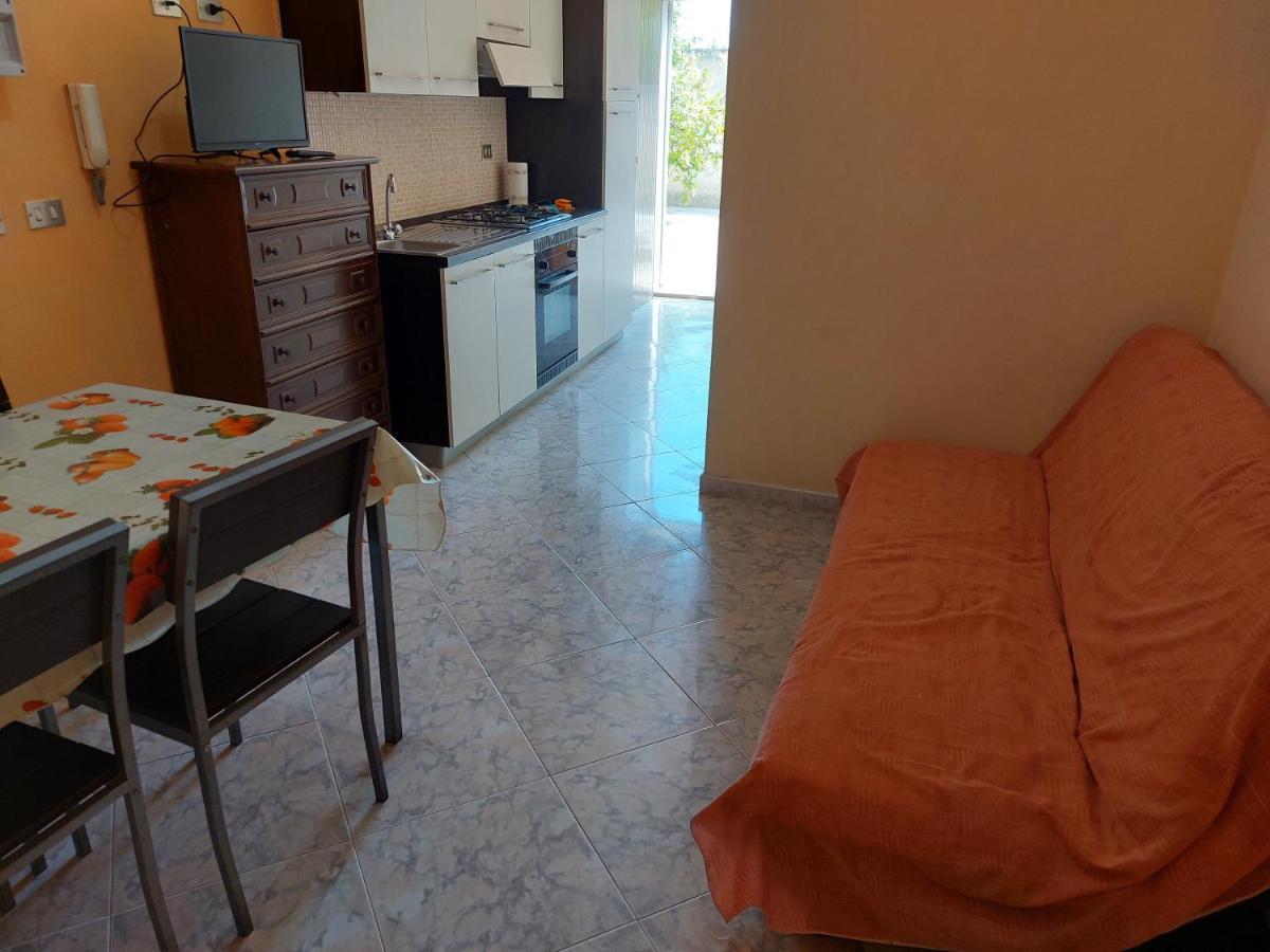 Residence Cuba Alloggi Per Turismo Fontane Bianche Exteriér fotografie