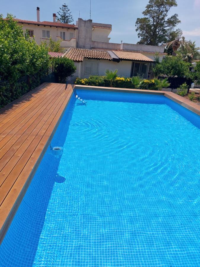 Residence Cuba Alloggi Per Turismo Fontane Bianche Exteriér fotografie